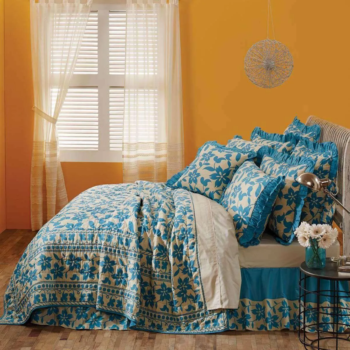 Briar Azure Queen Quilt 90Wx90L VHC Brands