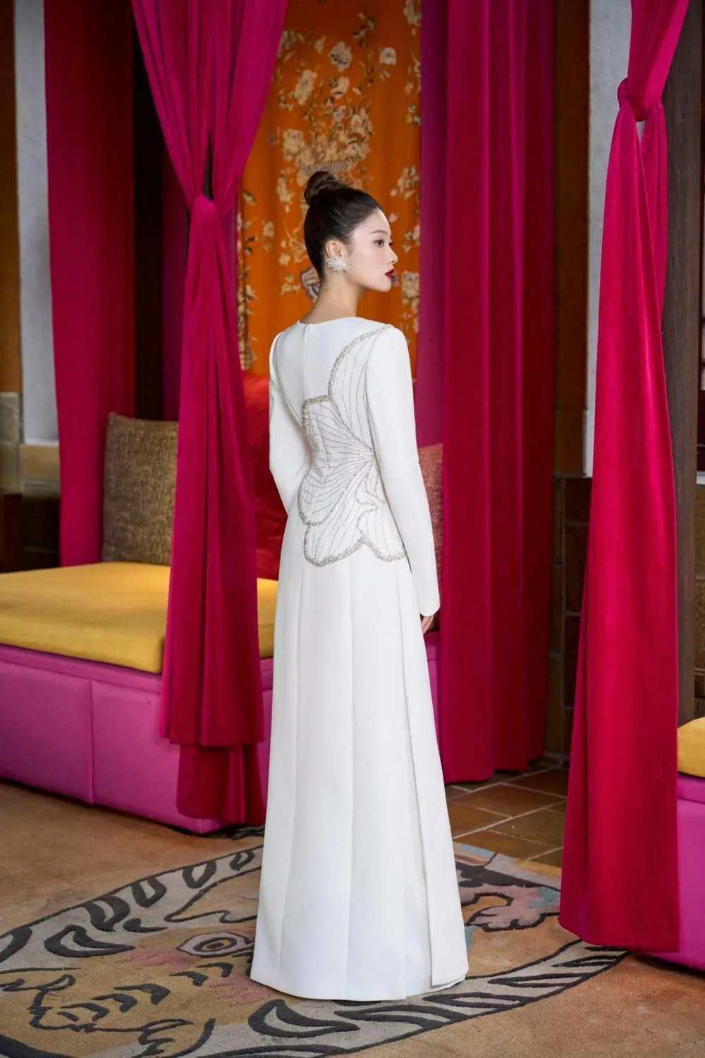 Magnolo Sheath Square Shoulder Velvet Satin Floor Length Ao Dai