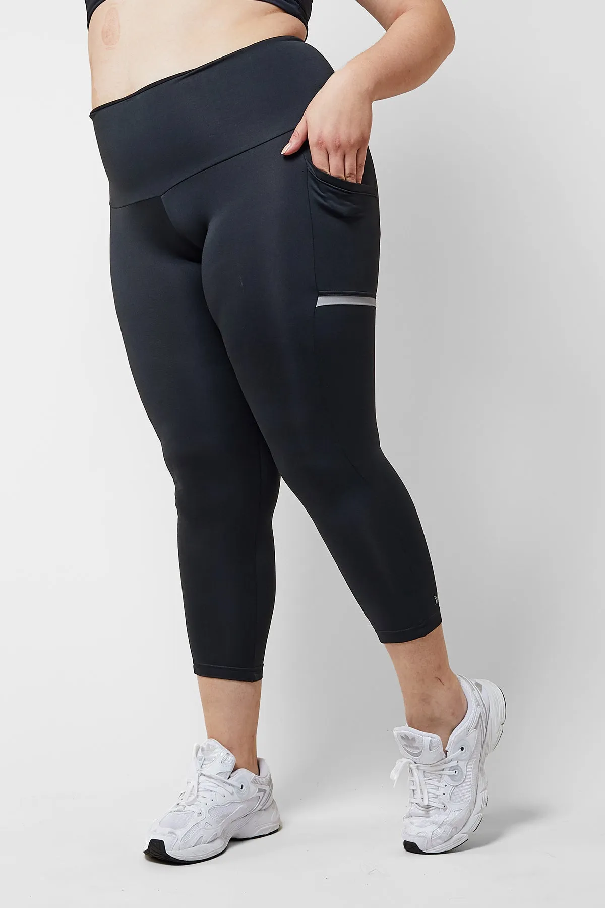 Reflective Side Pocket Leggings with Thermal Brushed Fabric Black