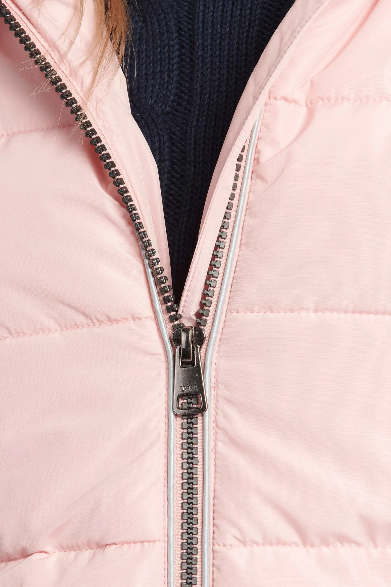 Womens Lightweight Puffer Jacket in Silver Pink